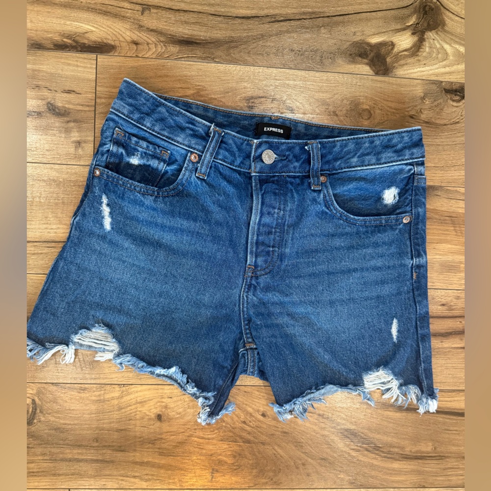 Express Boyfriend Midi Midrise Denim Shorts Size 2